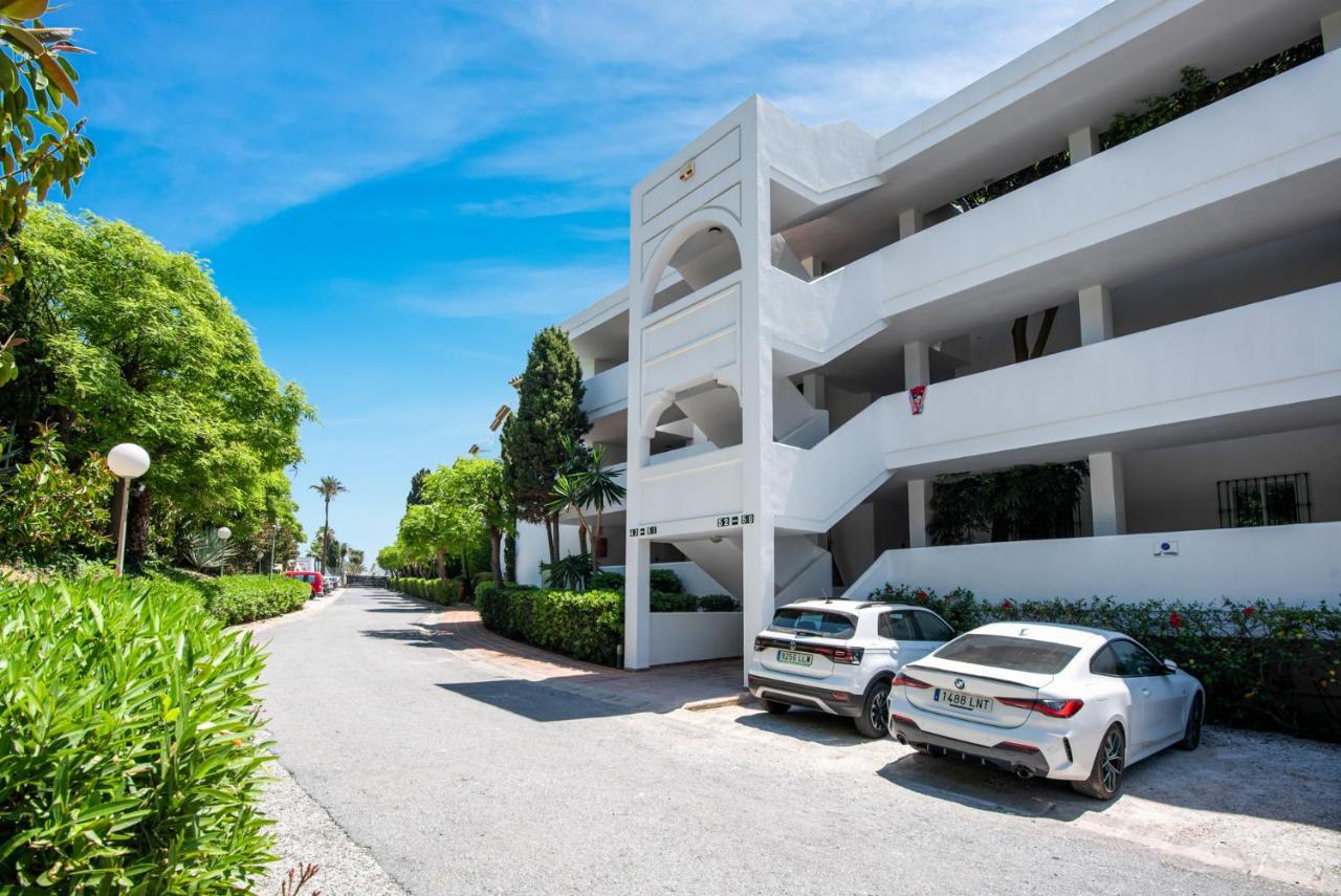Frontline Beach Apartment Miraflores Sitio de Calahonda Exterior foto
