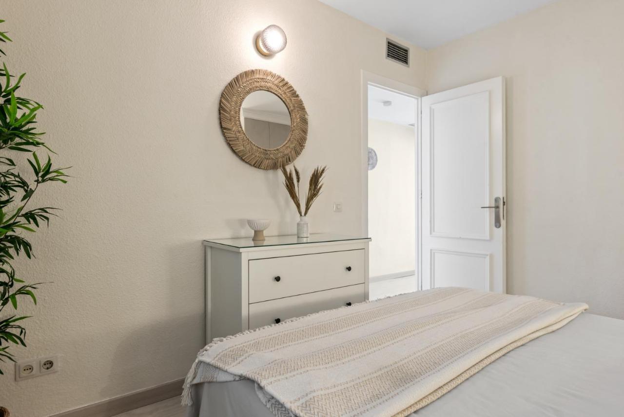 Frontline Beach Apartment Miraflores Sitio de Calahonda Exterior foto